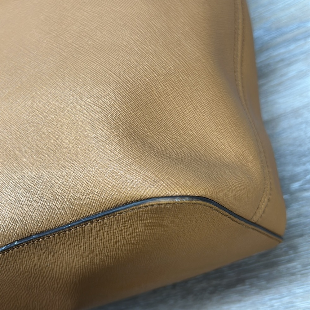 Michael Kors Tan Tote Bag - Picture 12 of 16